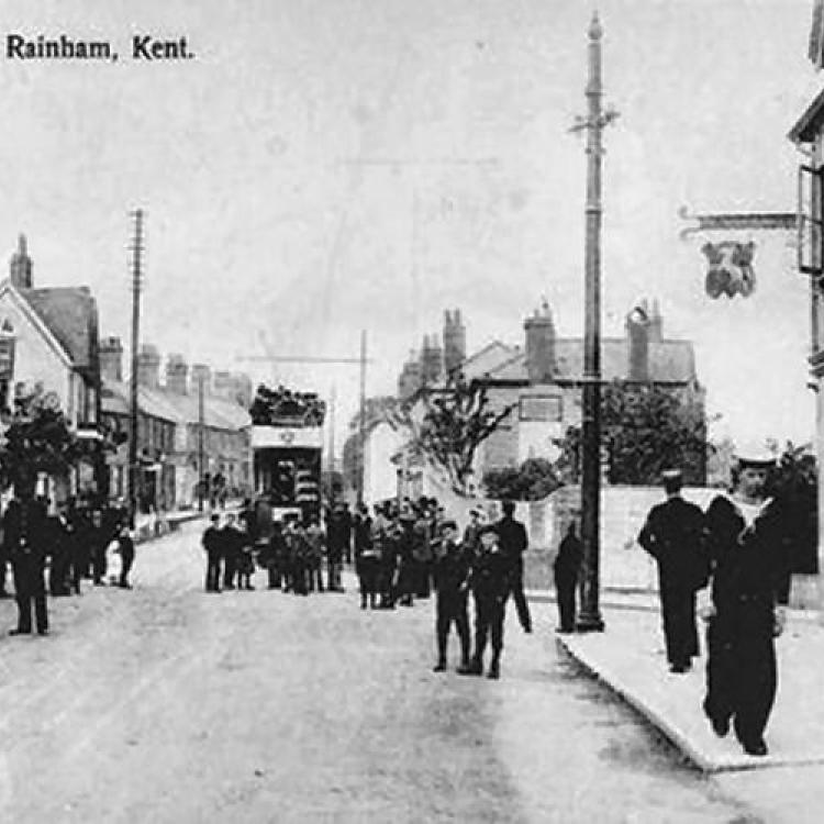 The White Horse Pub High Street Rainham Kent in 1906