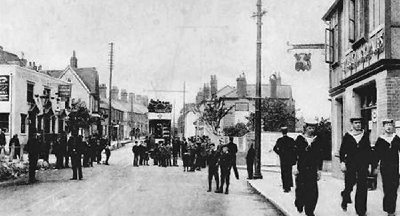 The White Horse Pub High Street Rainham Kent in 1906